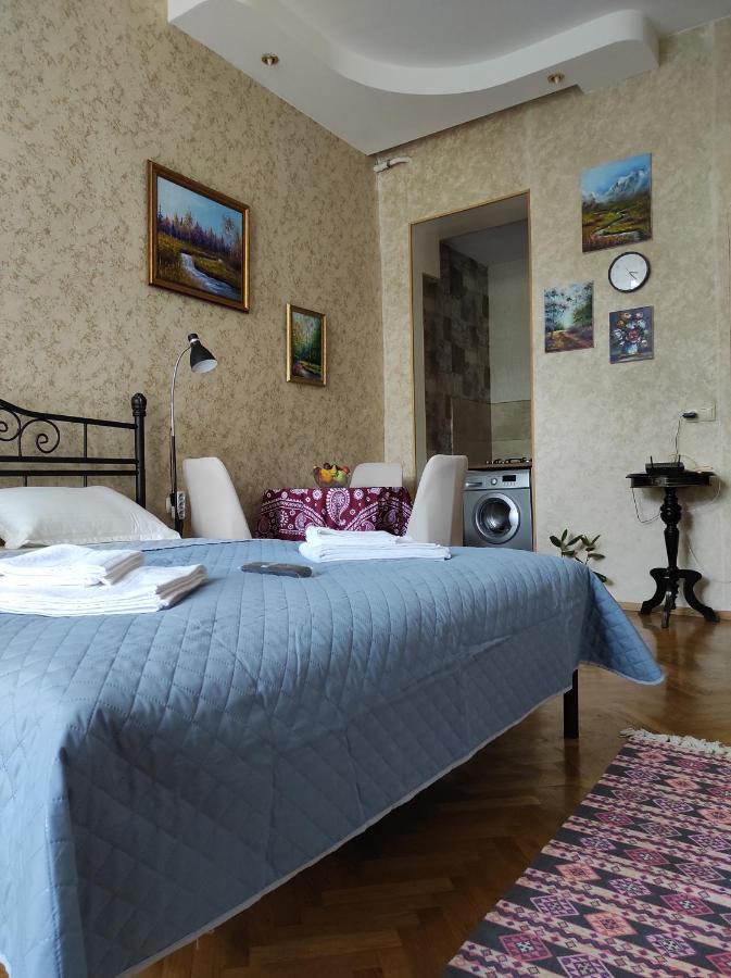 Tranquil Apartment In Vake 트빌리시 외부 사진